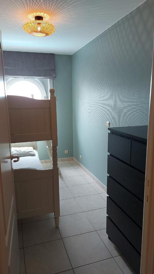 Appartement Met Zeezicht En Verwarmd Zwembad Oostende Bagian luar foto