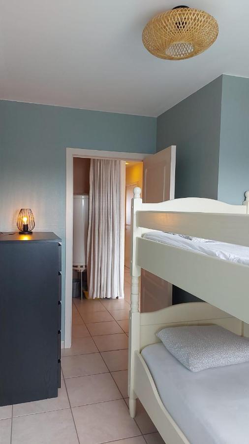 Appartement Met Zeezicht En Verwarmd Zwembad Oostende Bagian luar foto